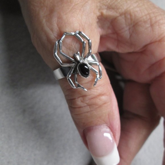925 Sterling Silver SPIDER Ring with Black ONYX Stone> Crawling Arachnid Ring - Picture 2 of 5